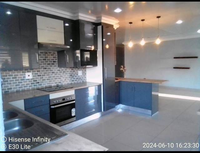 4 BEDROOM HOUSE FOR SALE IN THE ORCHARDS